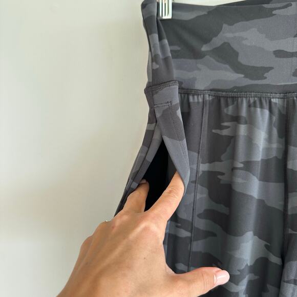 Athleta Salutation Camo Jogger Gray/Black M - Picture 5 of 8